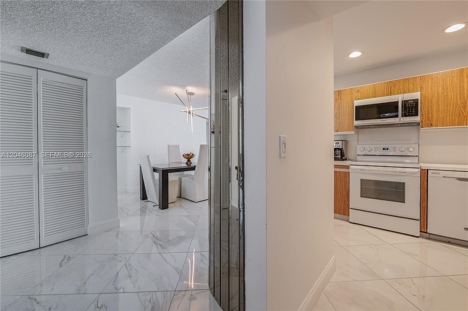 2401 S Ocean Dr # 305