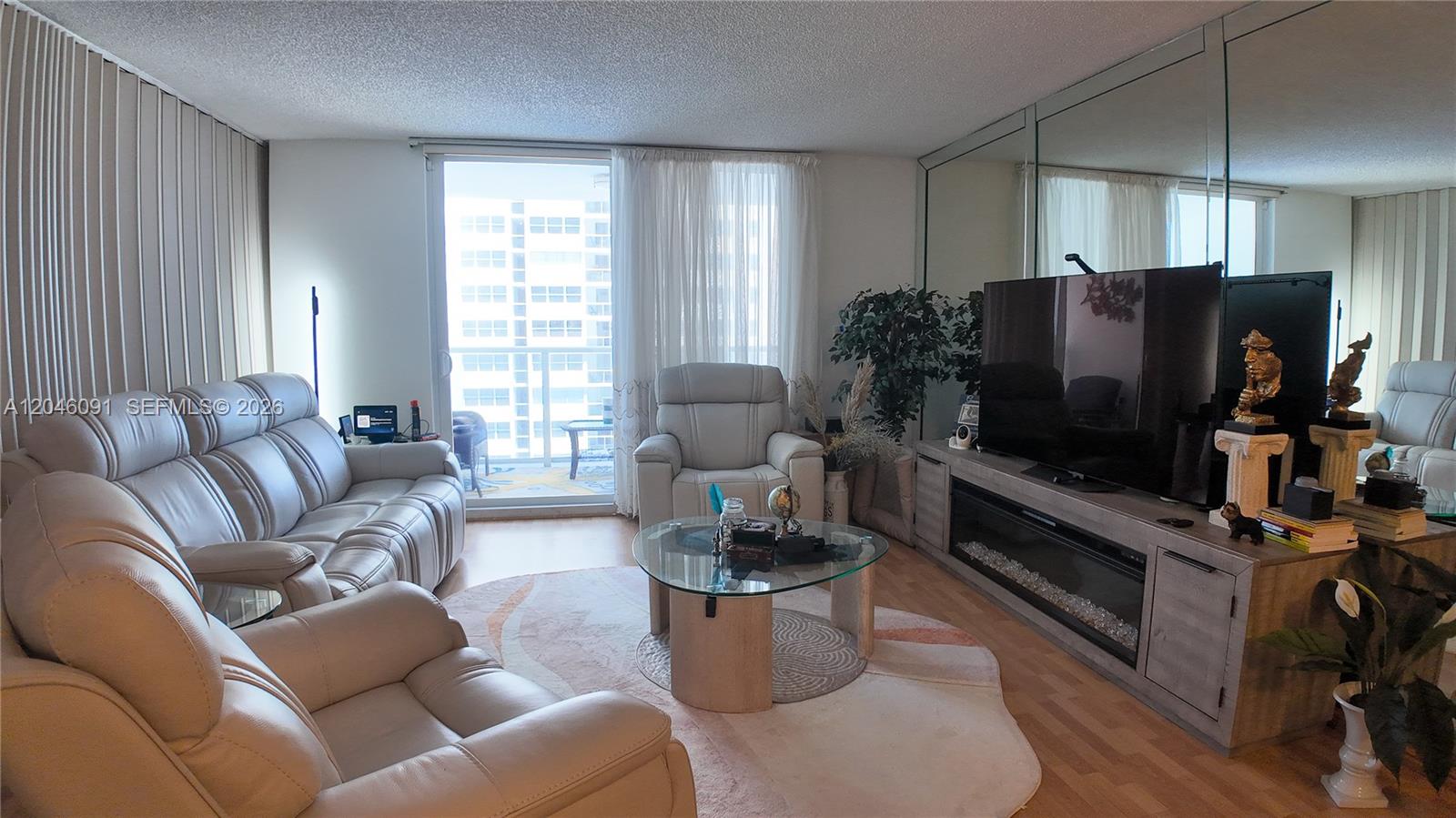 1880 S Ocean Dr # 807