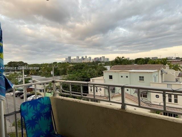 900 NE 18th Ave # 505