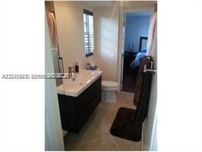 900 NE 18th Ave # 505