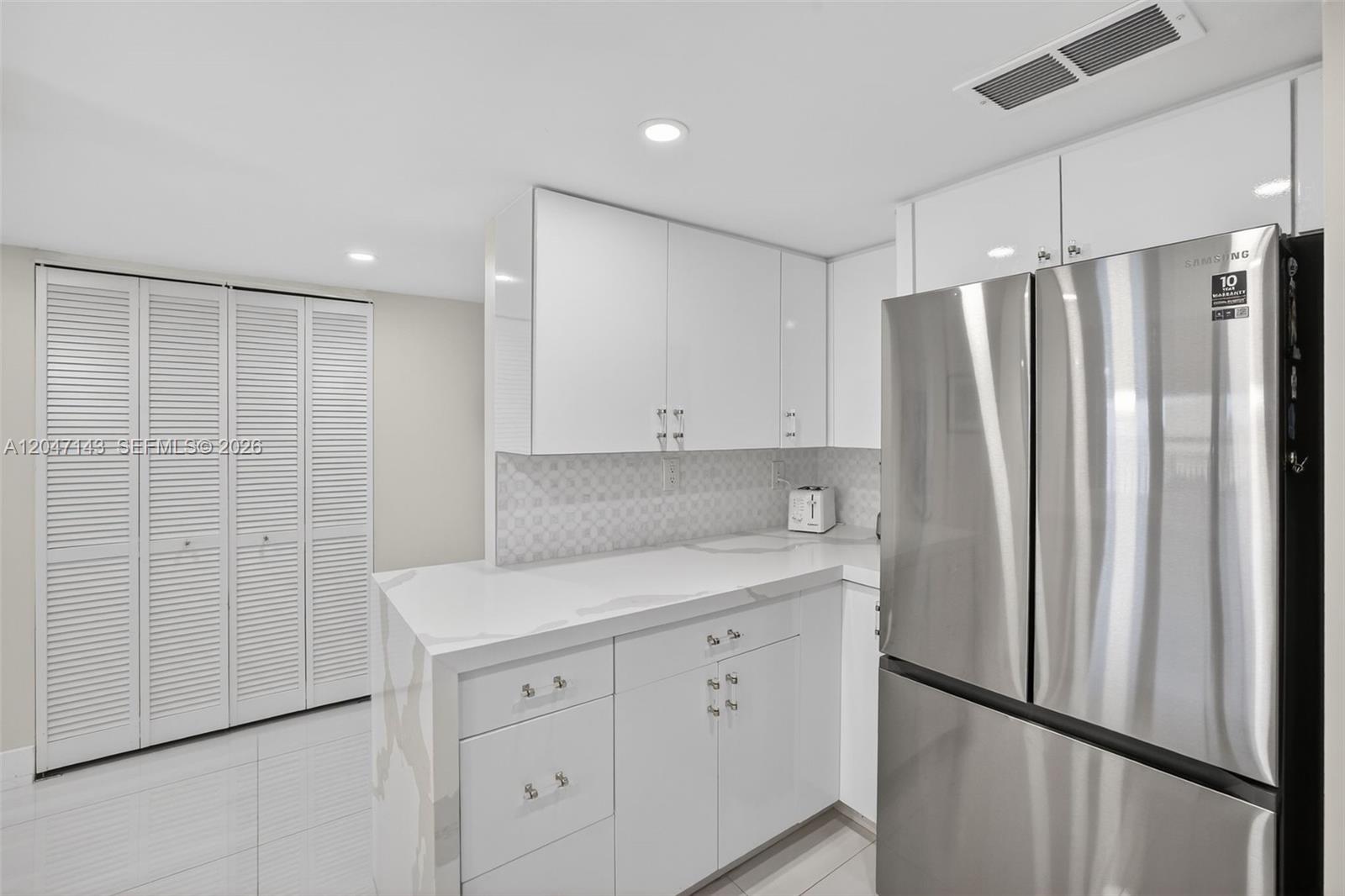 3000 E Sunrise Blvd # 14C