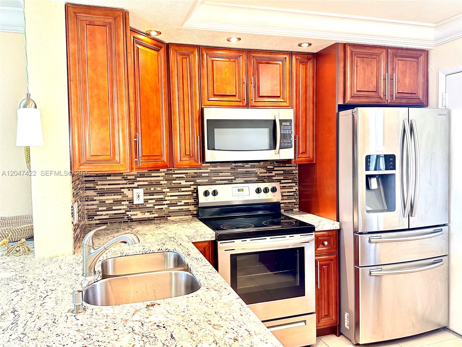 500 NE 12th Ave # 705