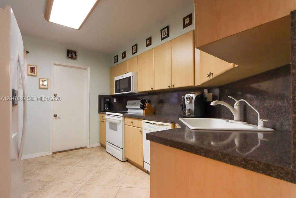 3575 Broken Woods Dr # 303
