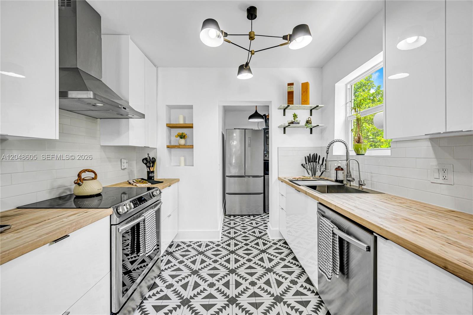 250 NW 40th Ave