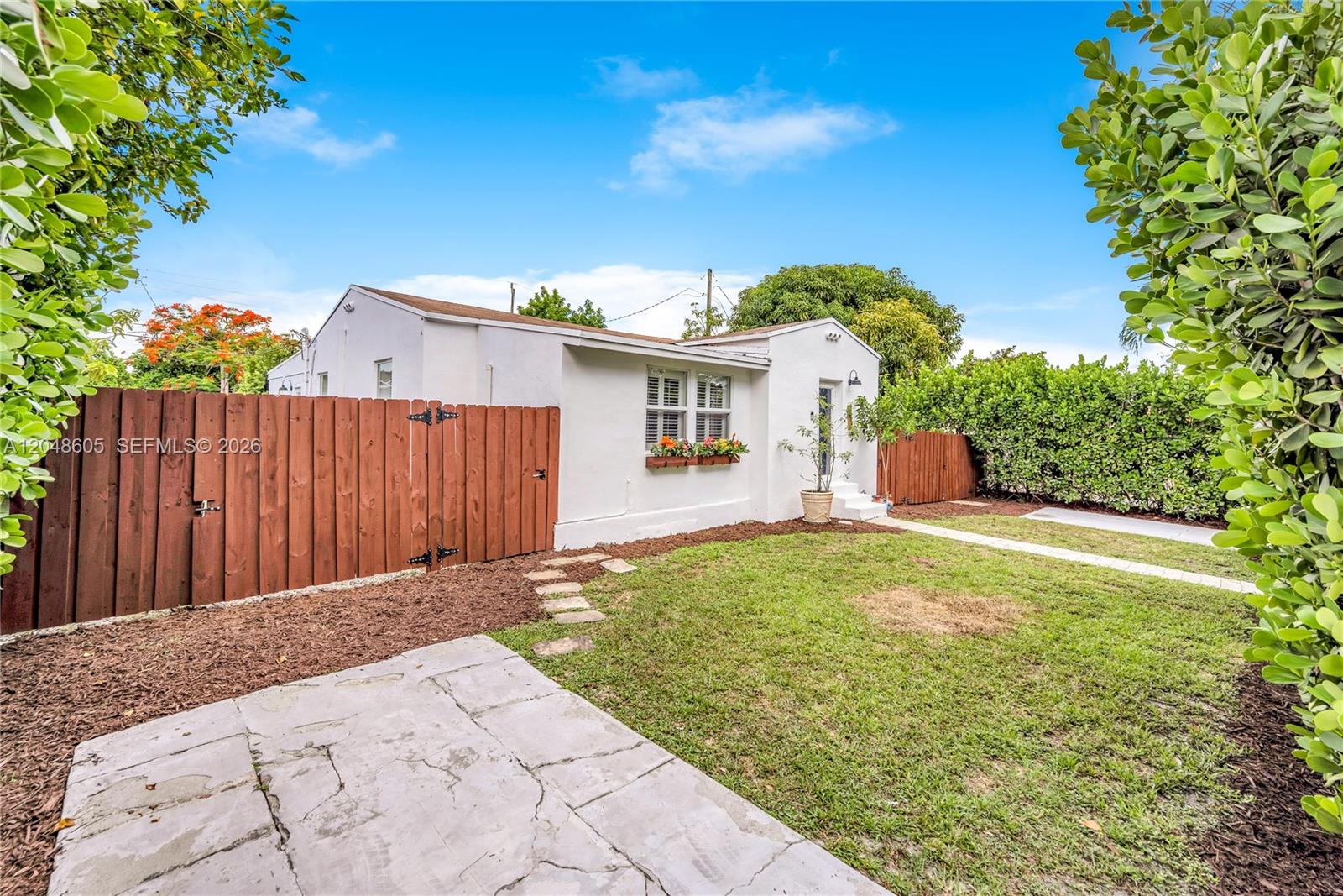 250 NW 40th Ave