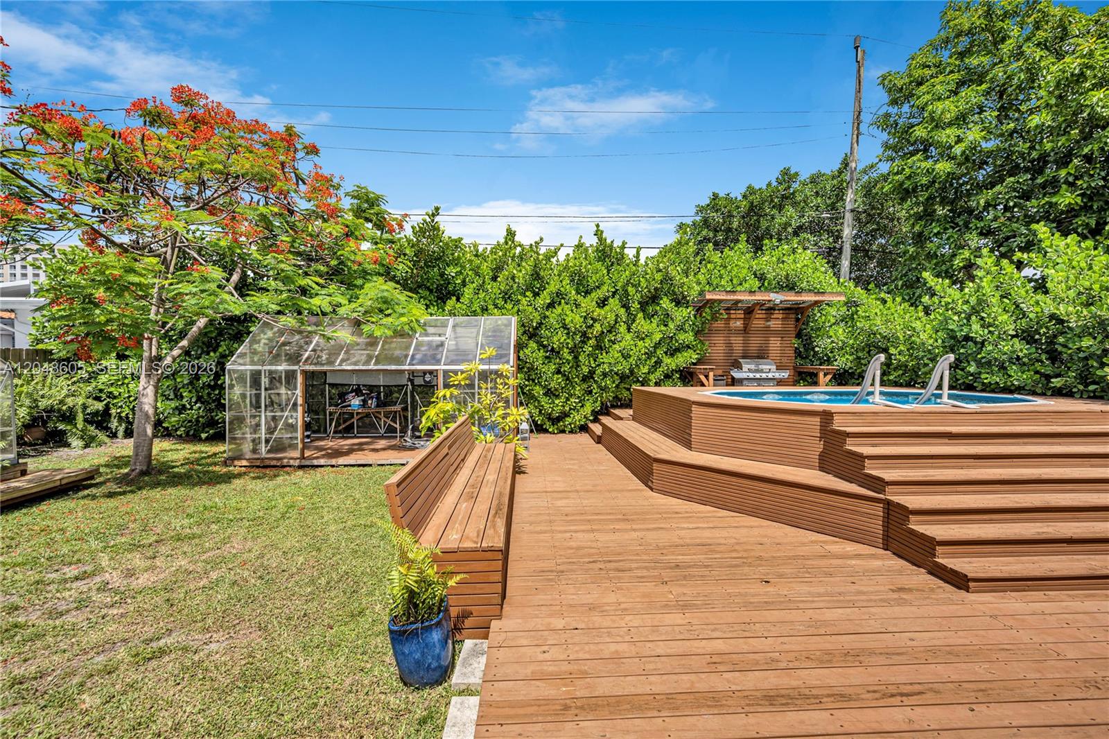 250 NW 40th Ave