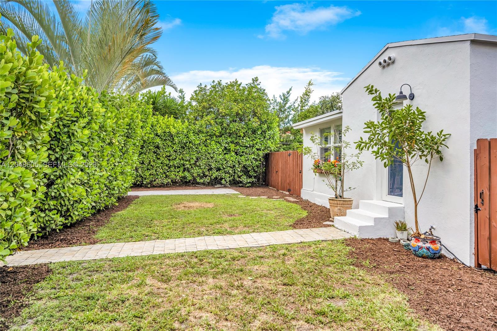 250 NW 40th Ave