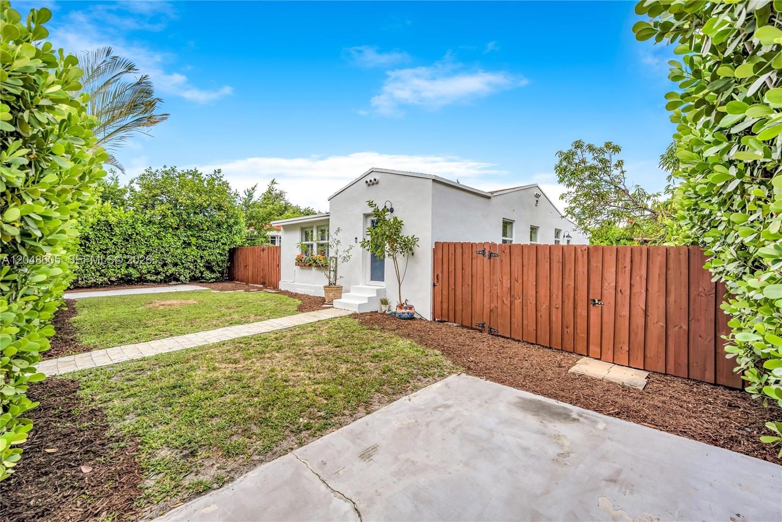 250 NW 40th Ave