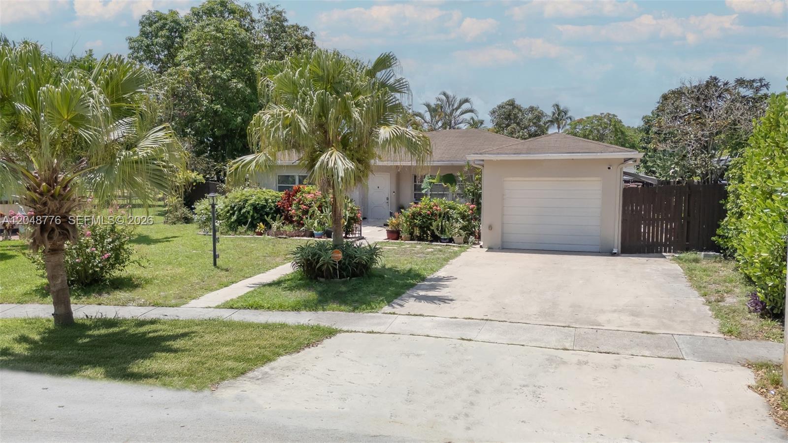5045 SW 10th St