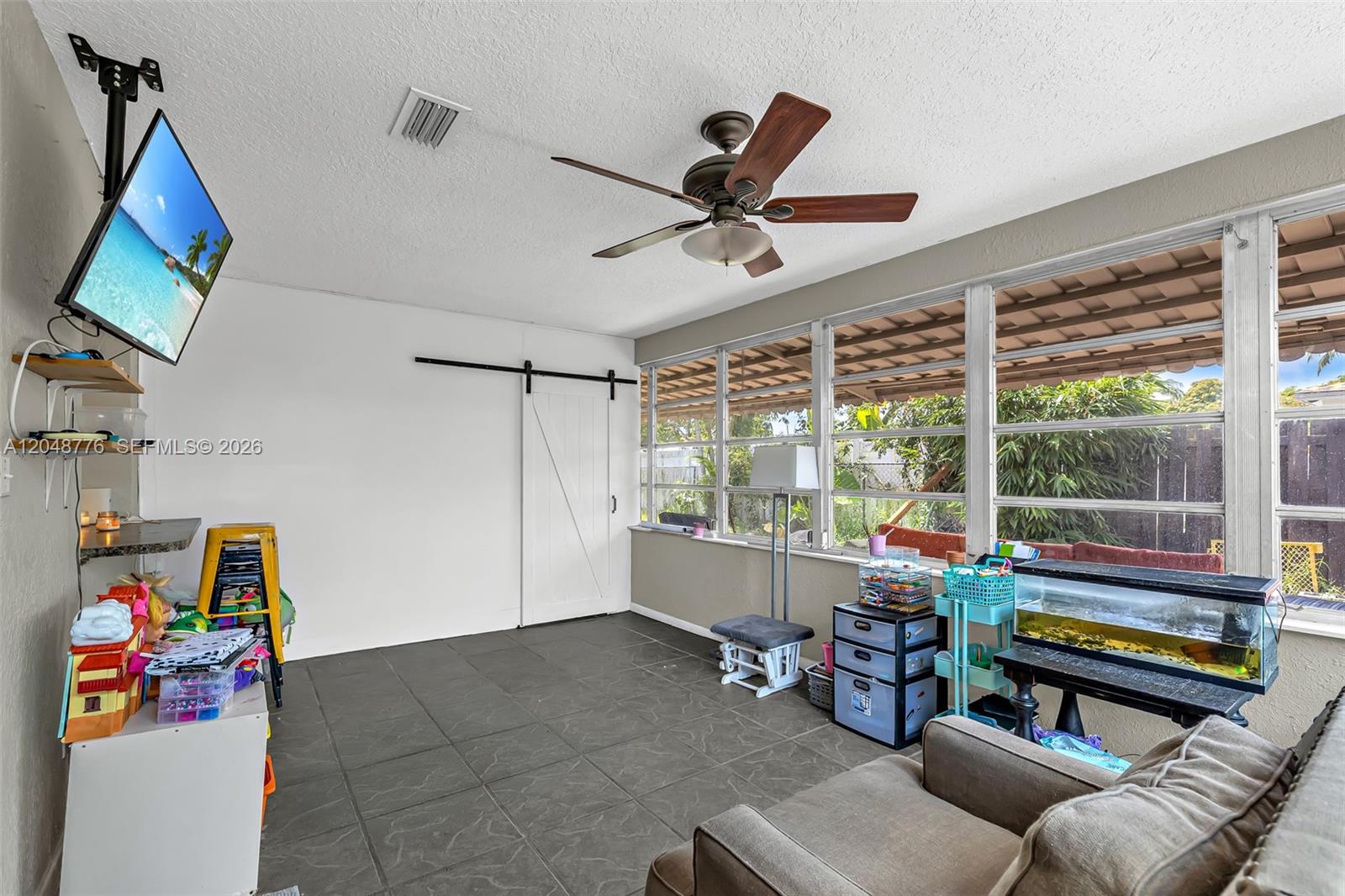5045 SW 10th St