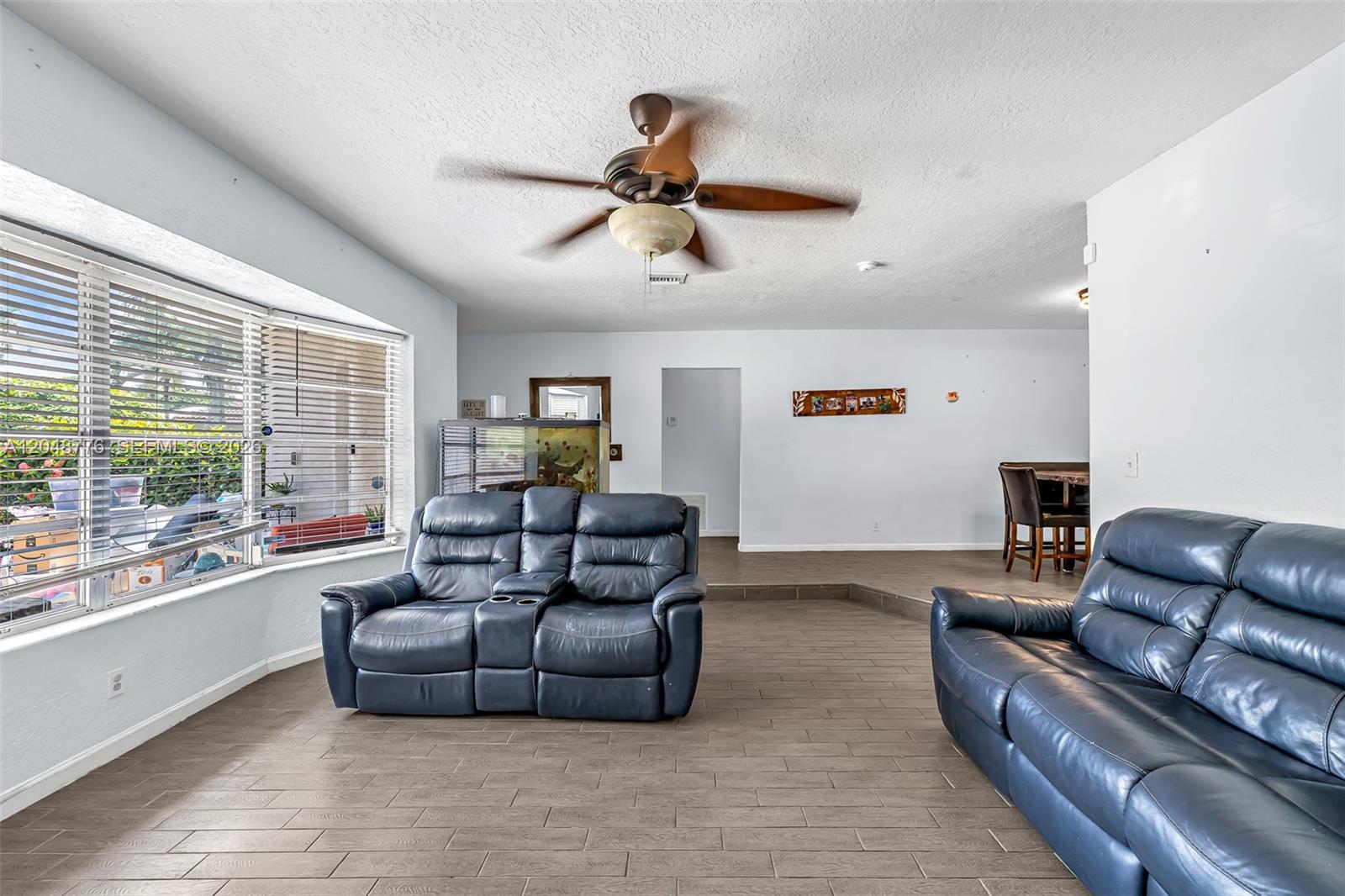 5045 SW 10th St