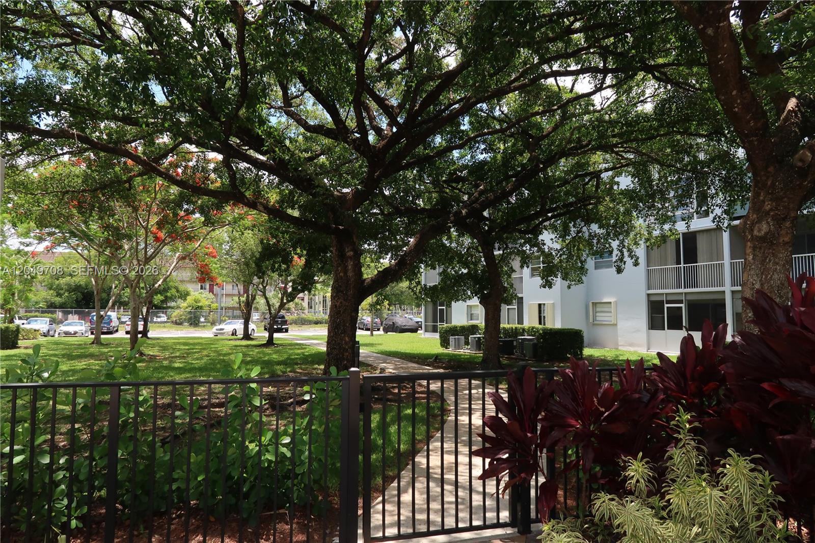 1401 SW 128th Ter # 211H