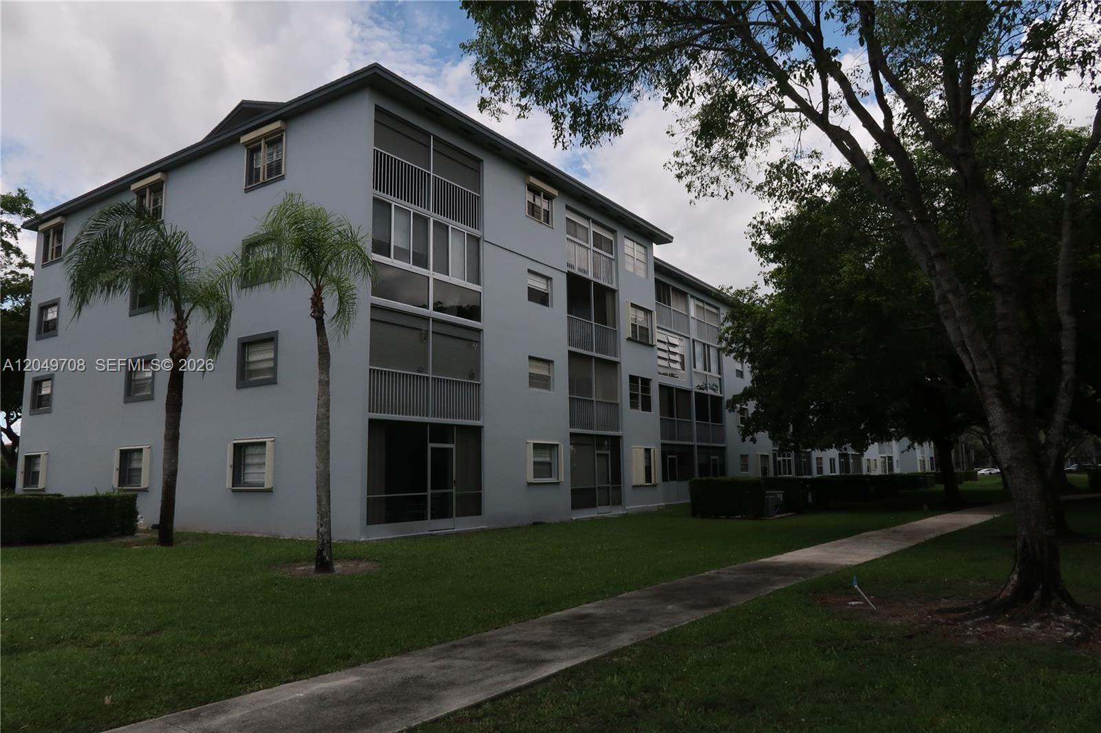 1401 SW 128th Ter # 211H