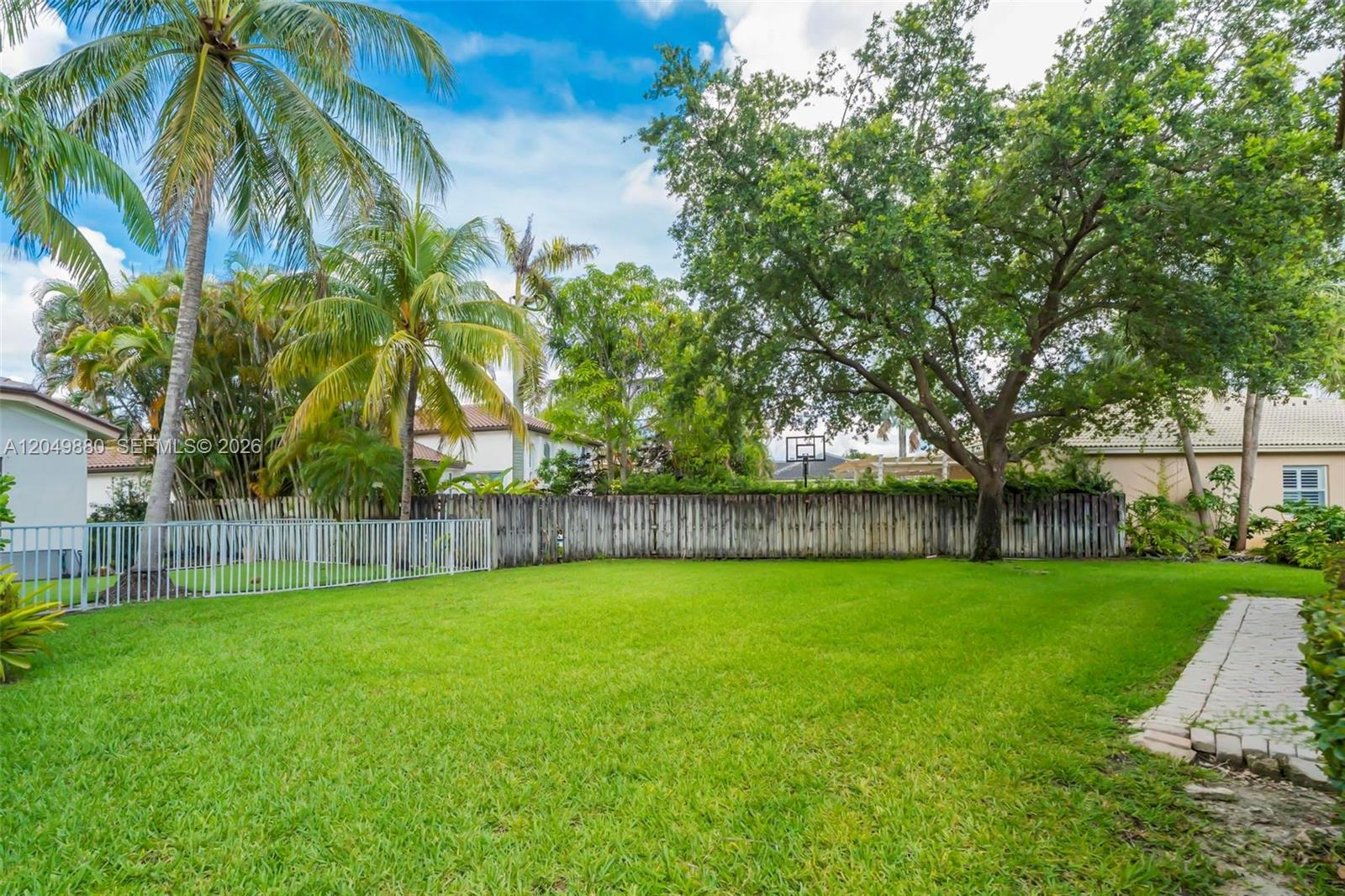 1811 NW 168th Ave