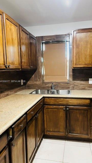 4160 NW 21st St # B Unit: 242-B