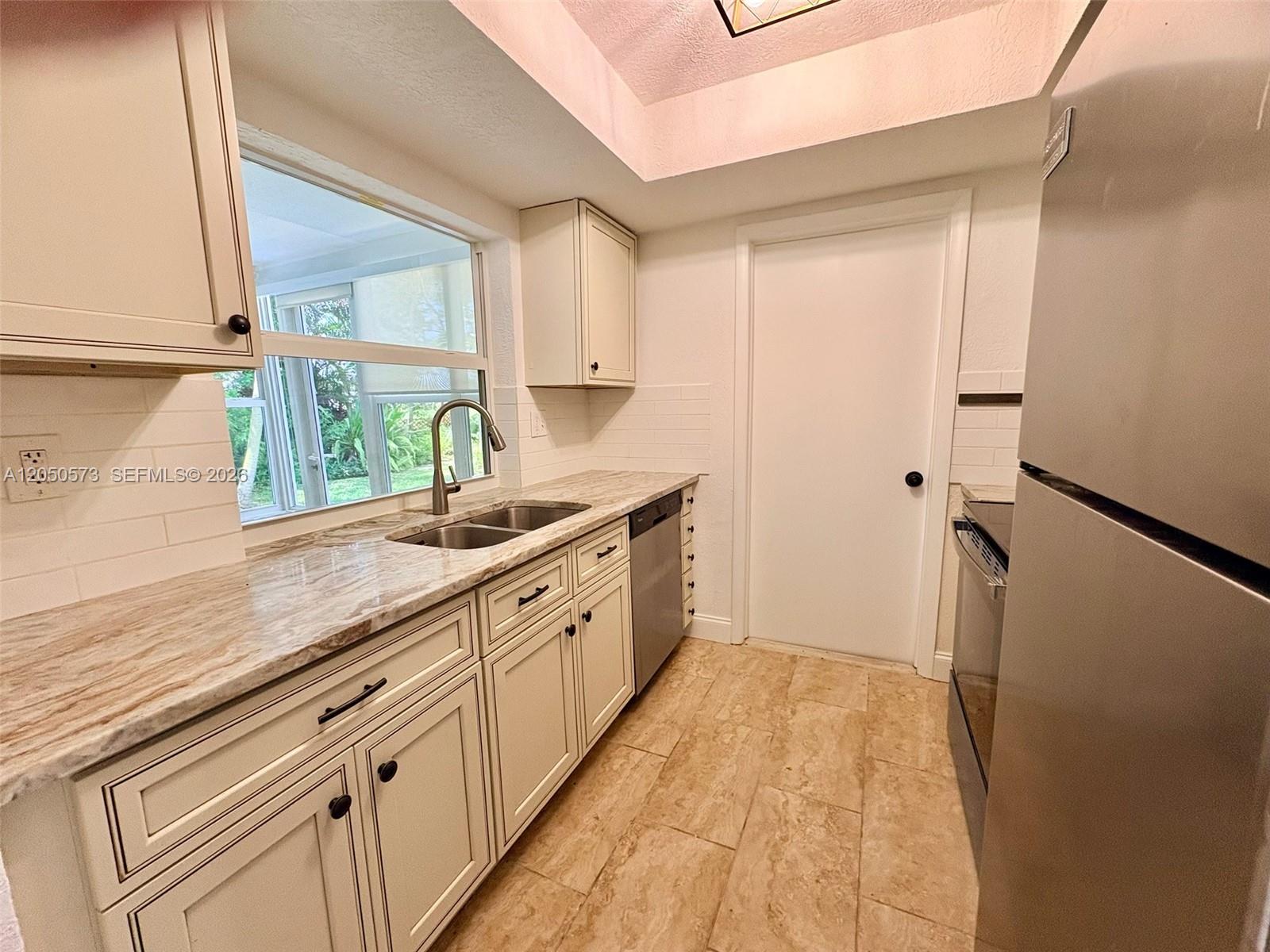 140 NW 27th St