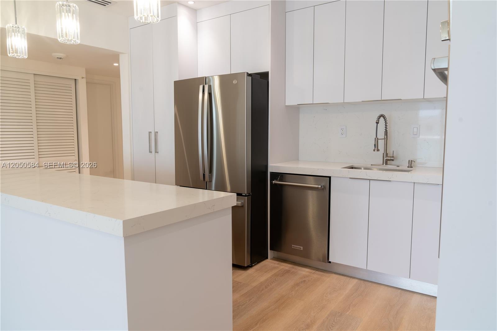 19390 Collins Ave # 24 Unit: PH-24