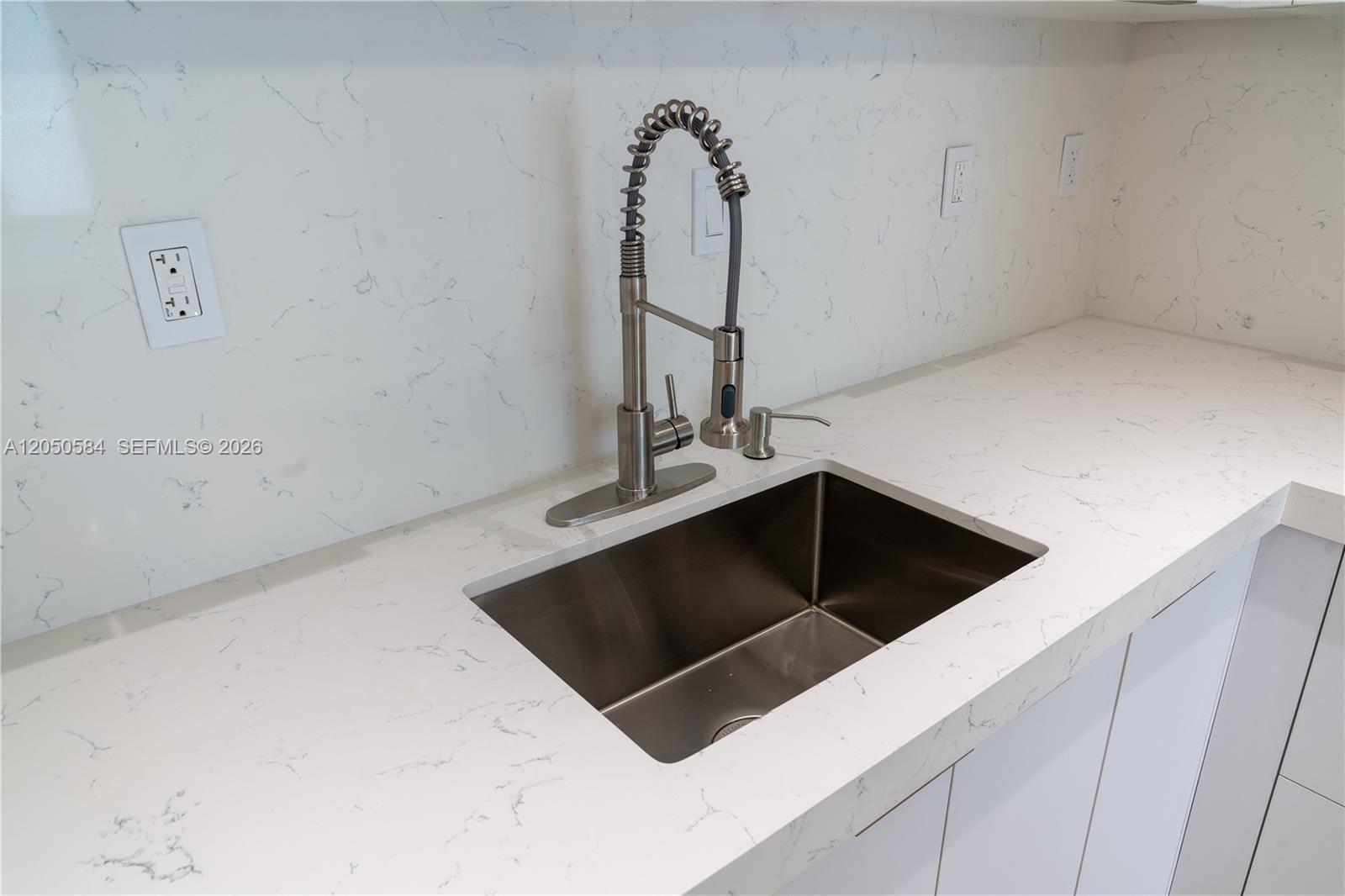 19390 Collins Ave # 24 Unit: PH-24