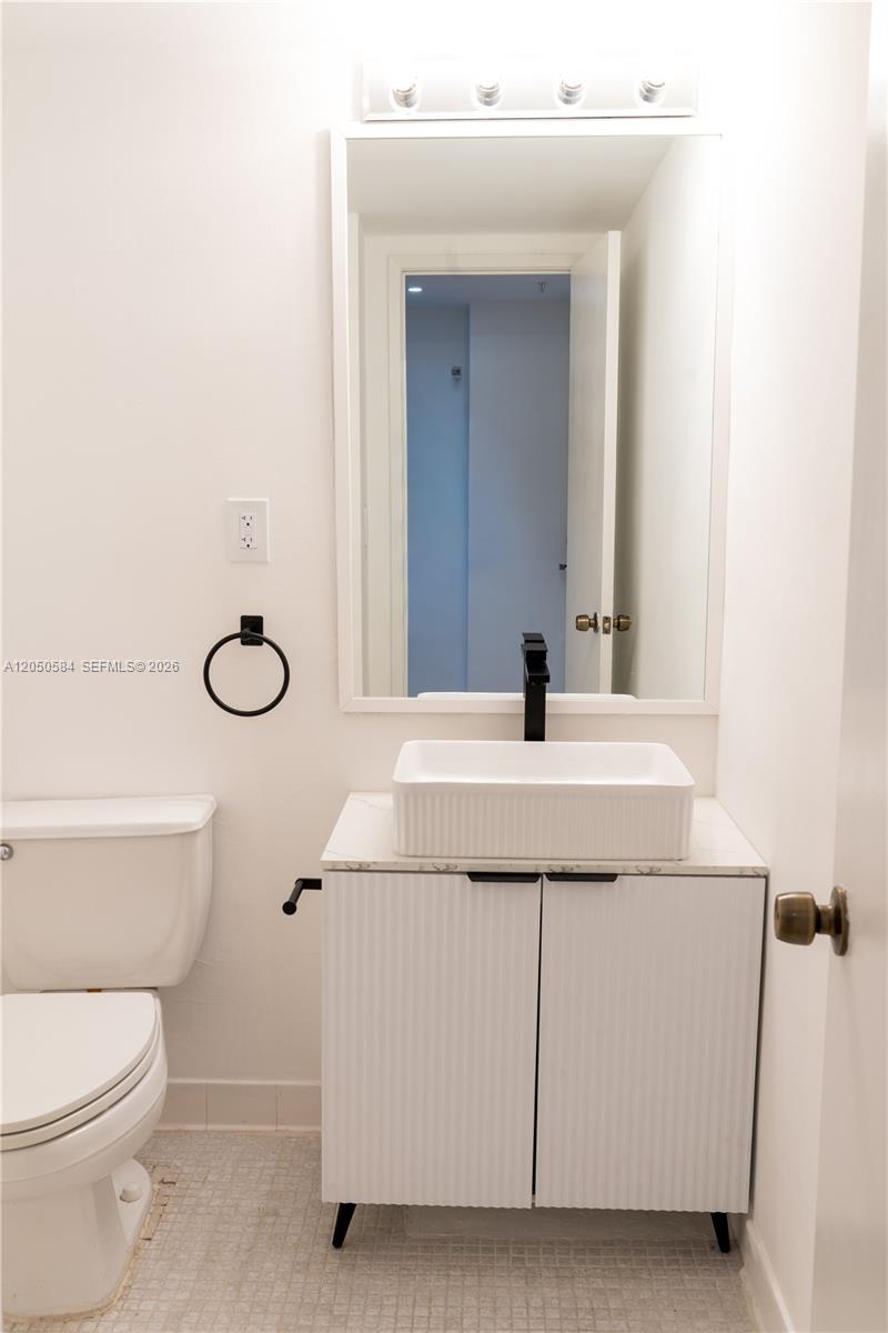 19390 Collins Ave # 24 Unit: PH-24