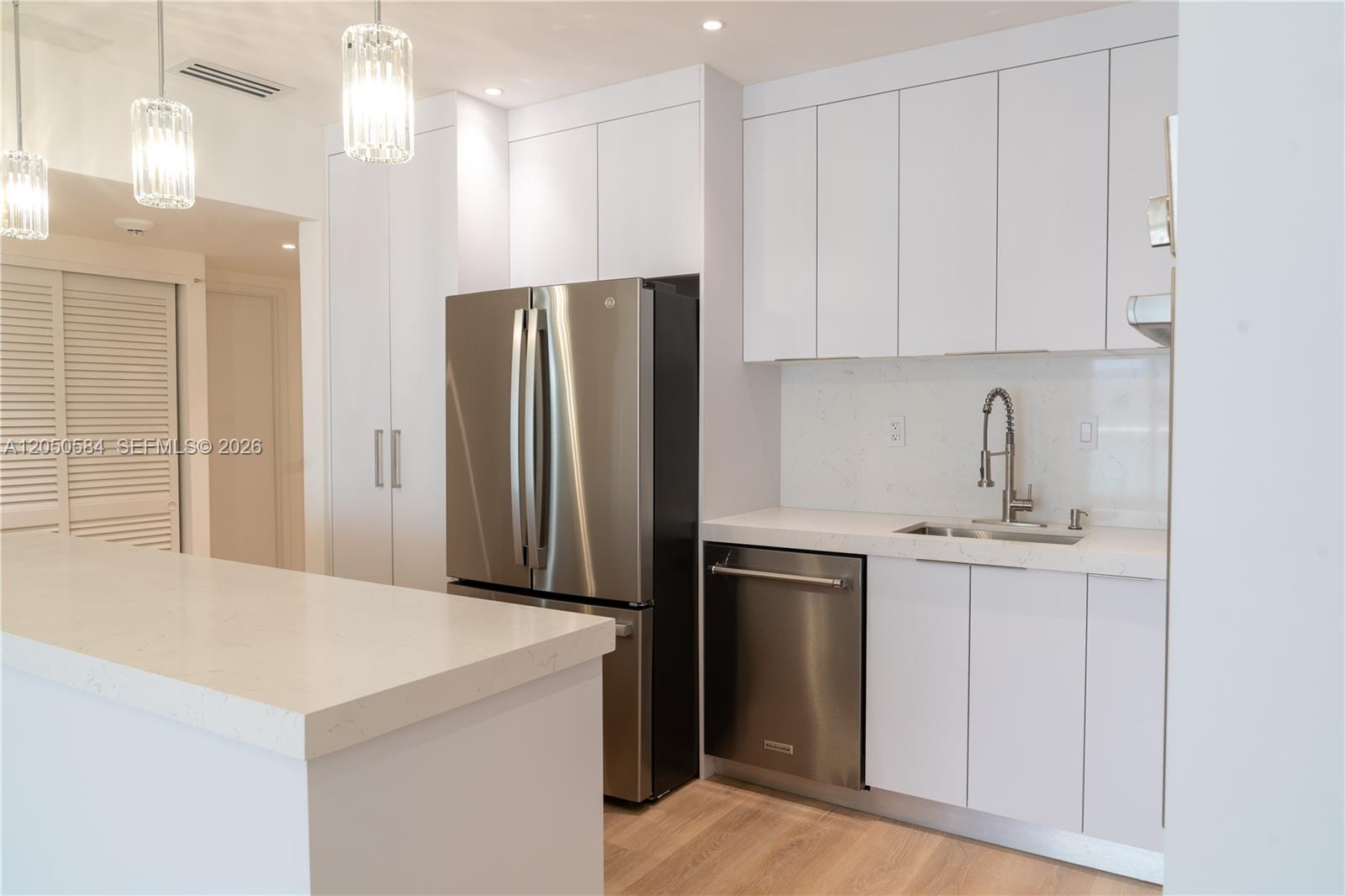 19390 Collins Ave # 24 Unit: PH-24