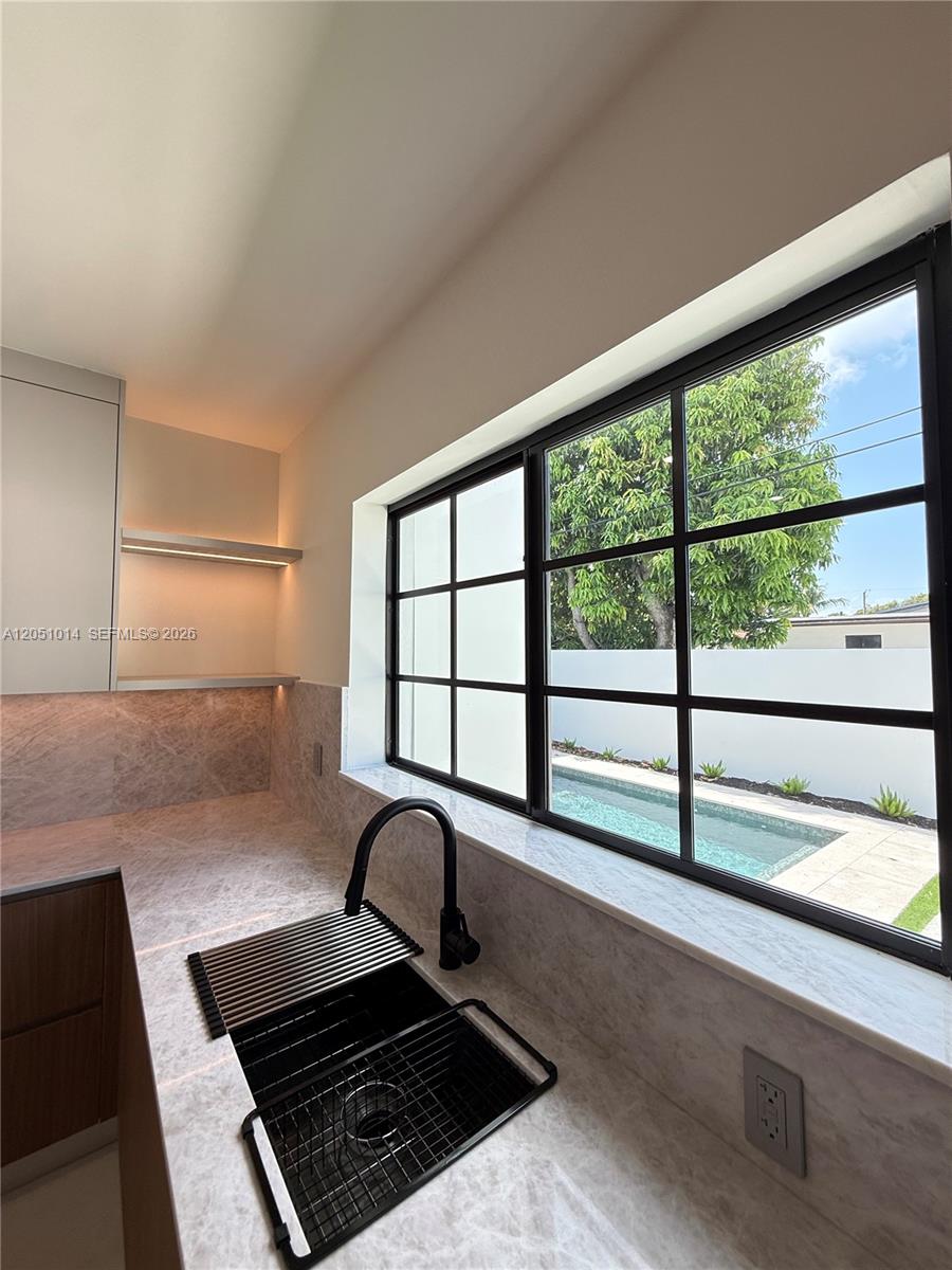 1760 SW 16th Ter