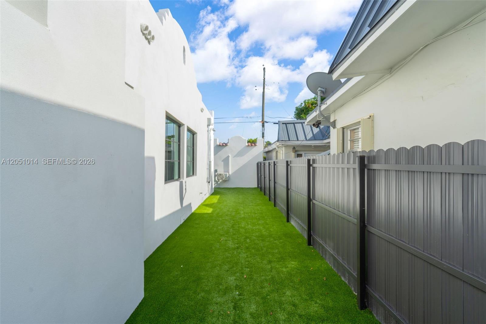 1760 SW 16th Ter