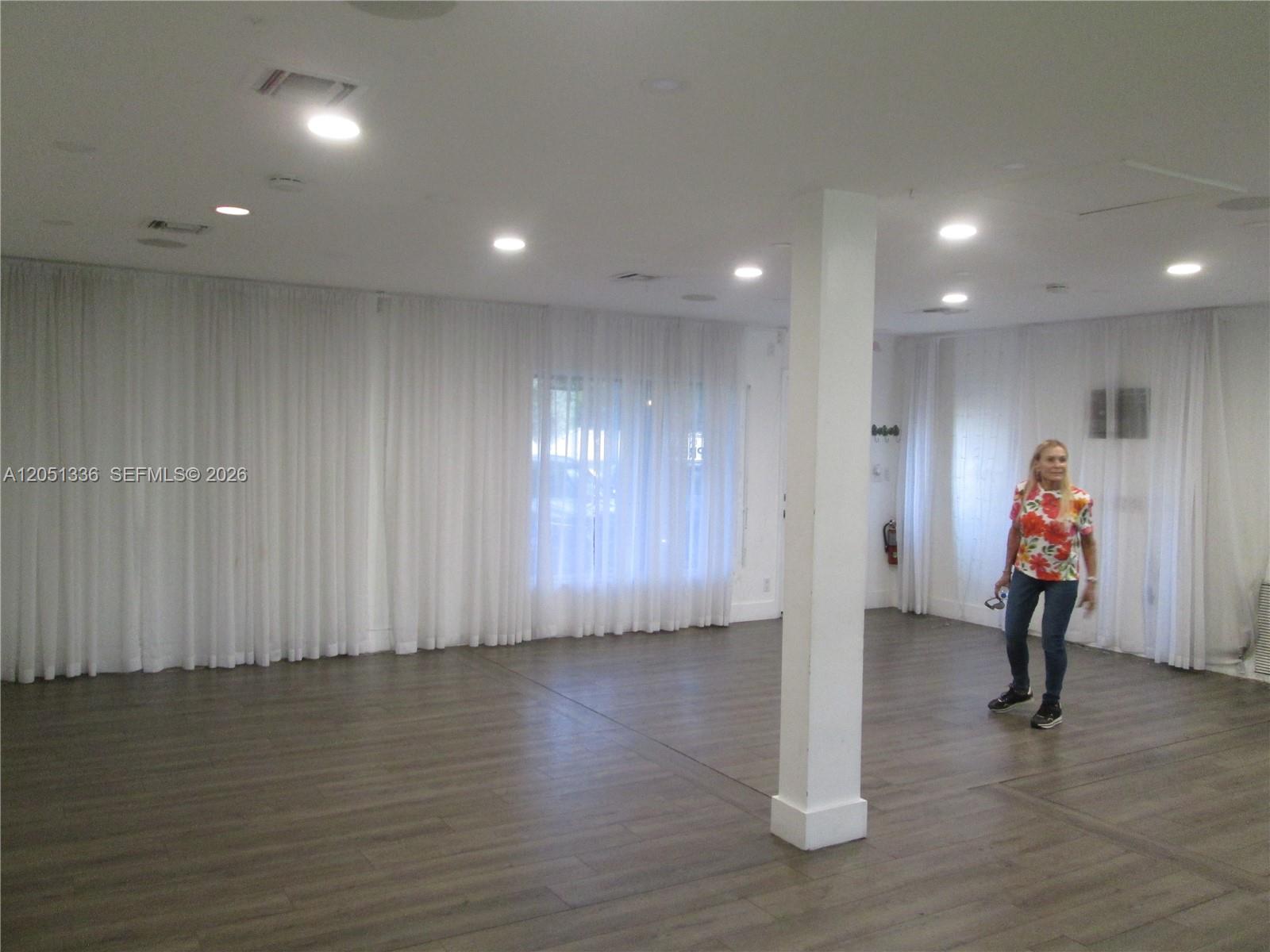 241 E Commercial Blvd
