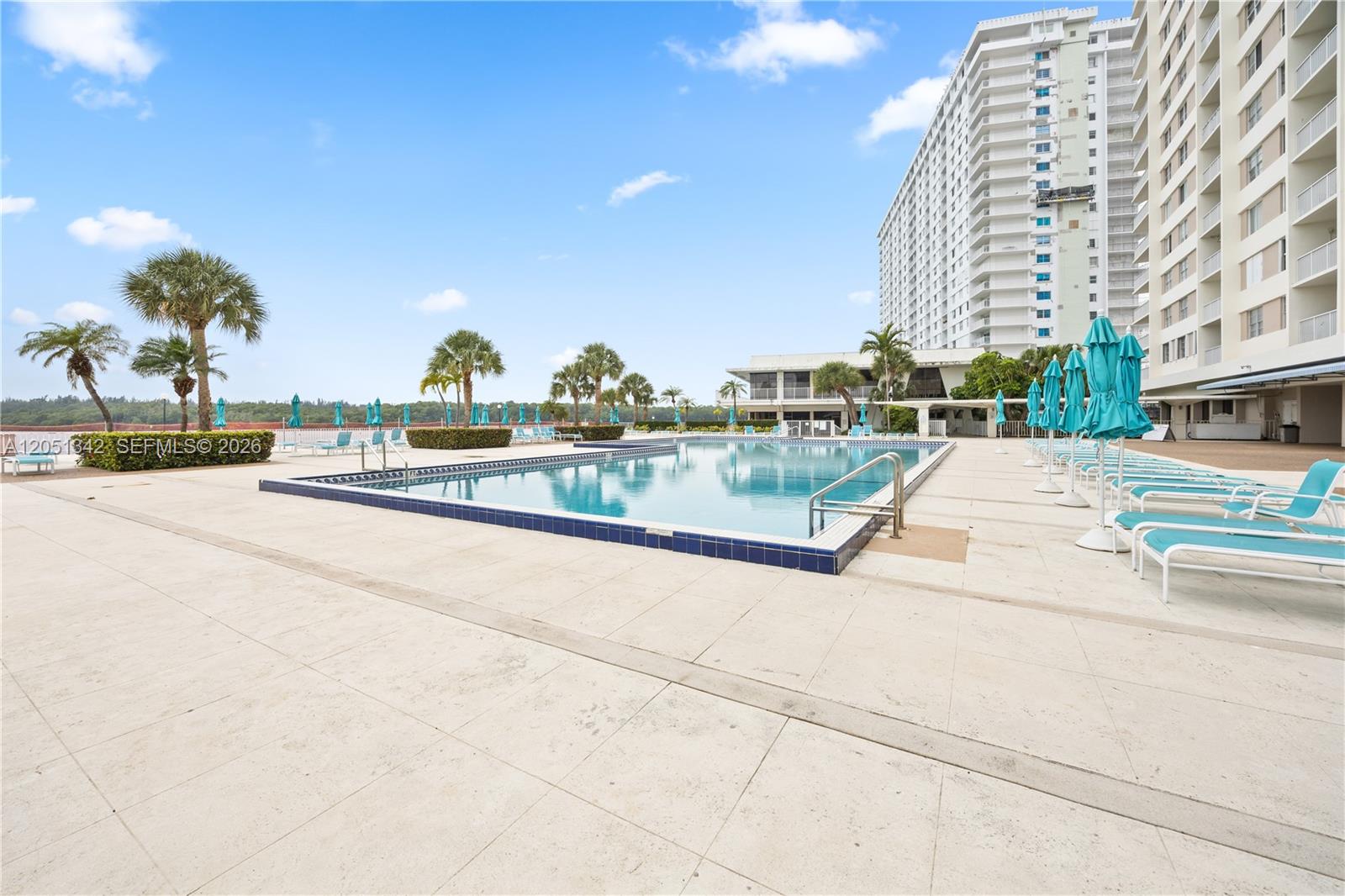 300 Bayview Dr # 903