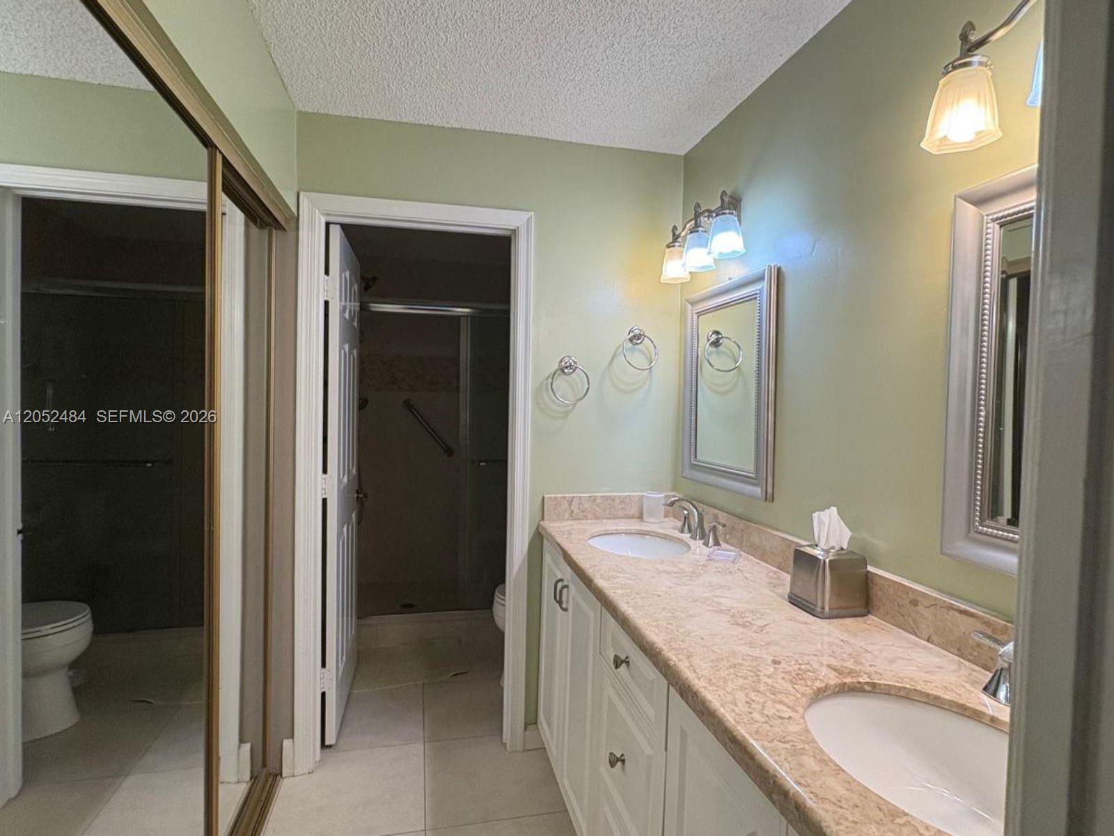 437 Prestwick Ln