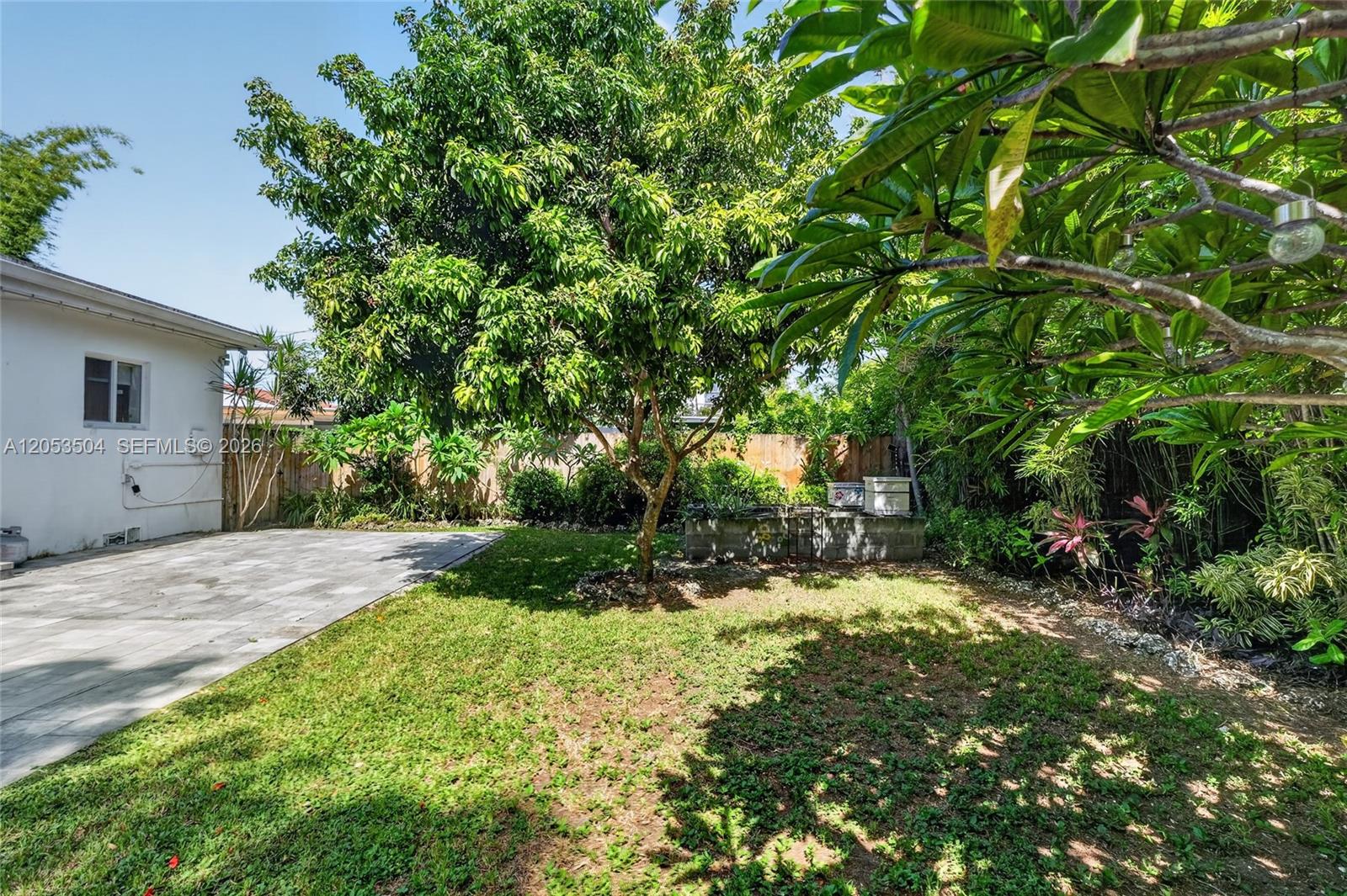 2543 SW 15th St