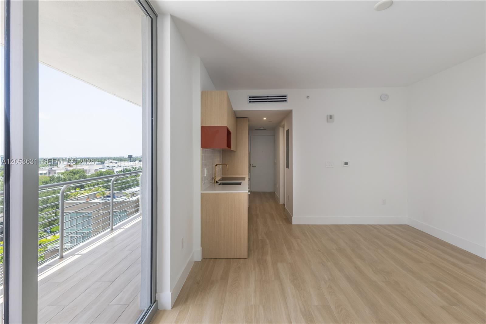 90 NE 32nd ST # 815
