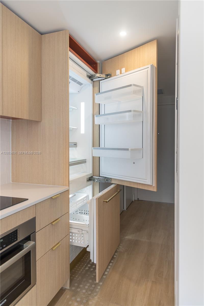 90 NE 32nd ST # 815
