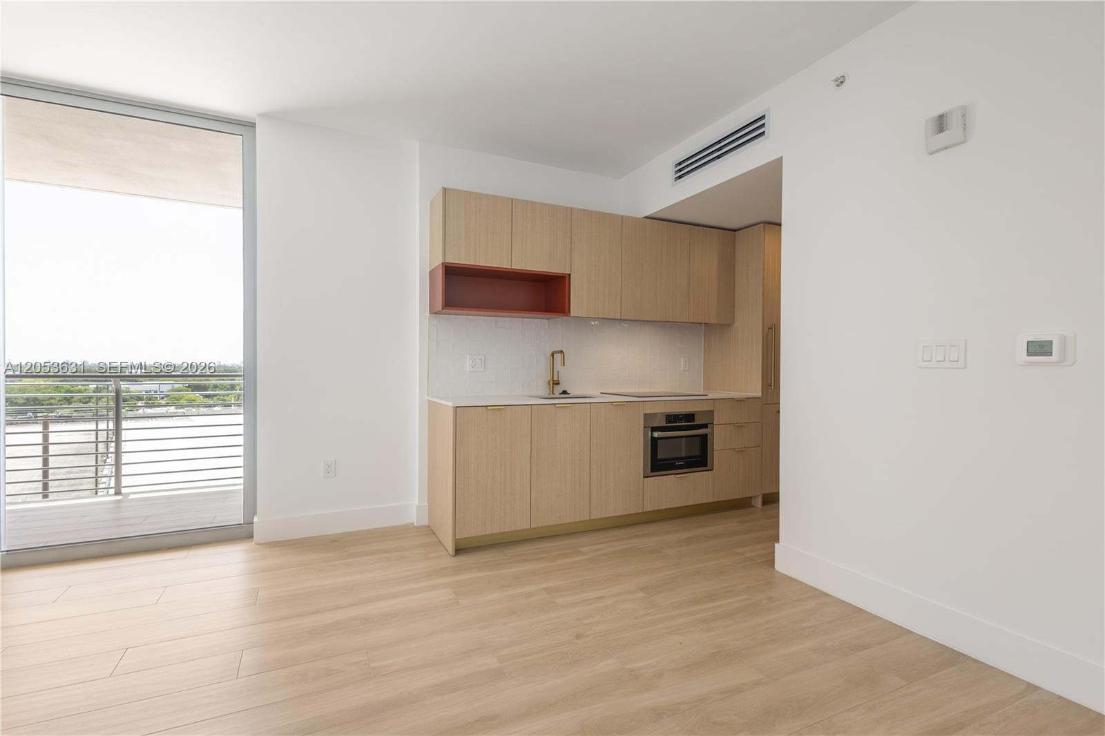 90 NE 32nd ST # 815