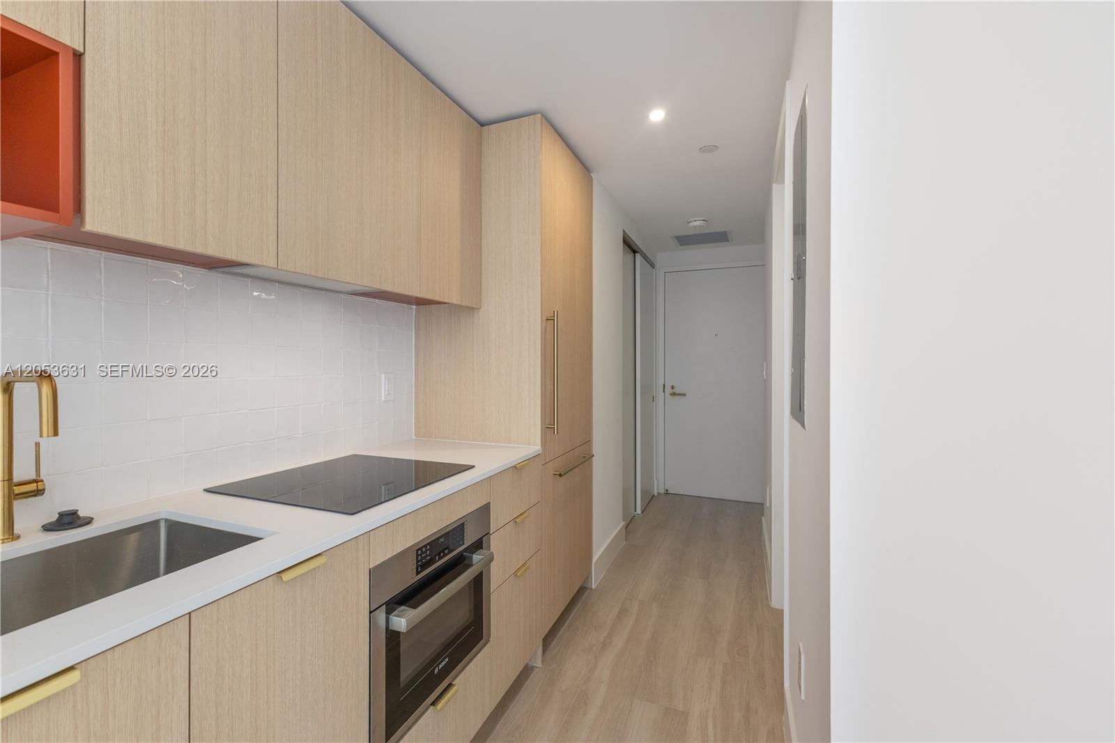 90 NE 32nd ST # 815