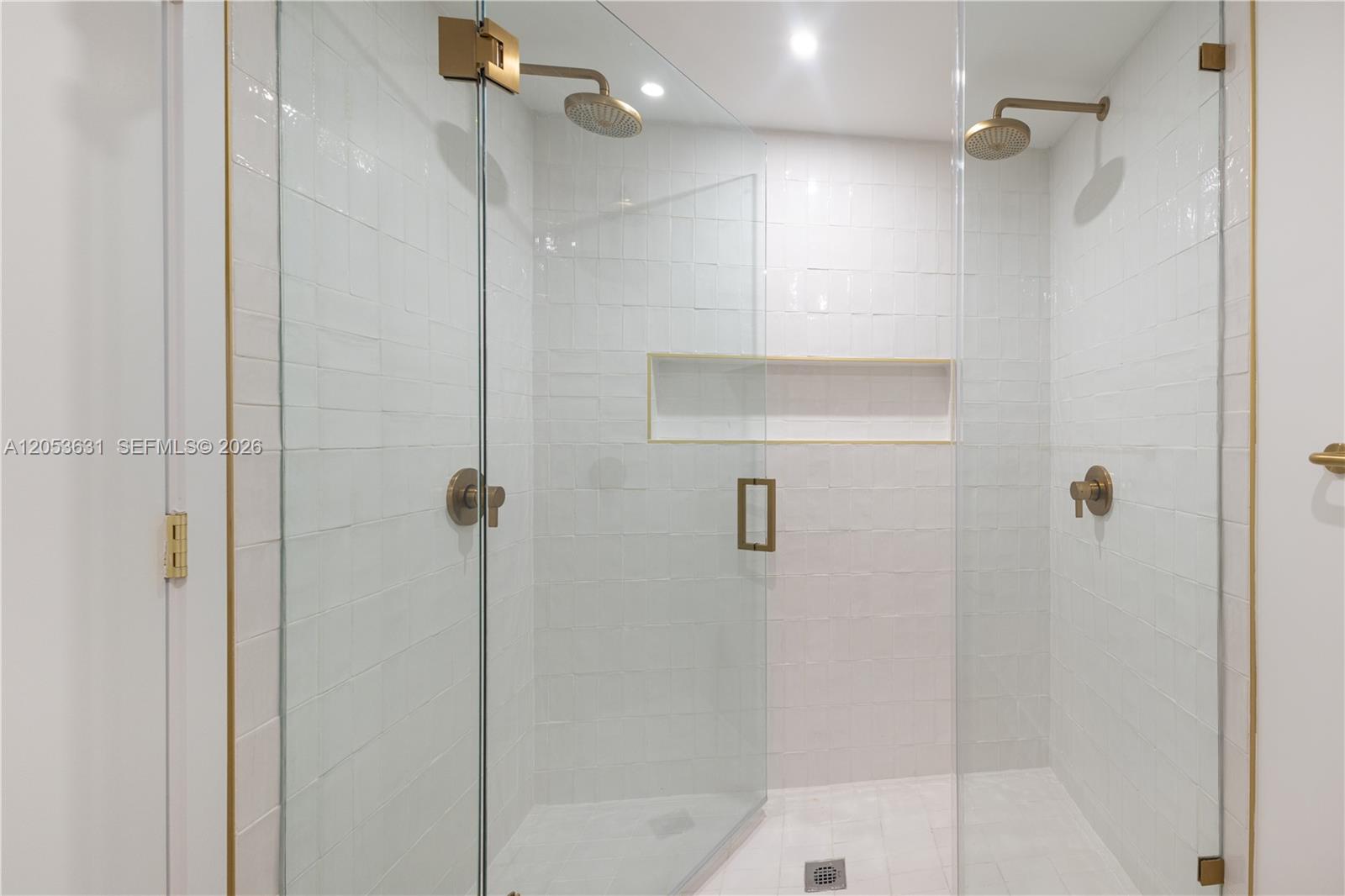 90 NE 32nd ST # 815