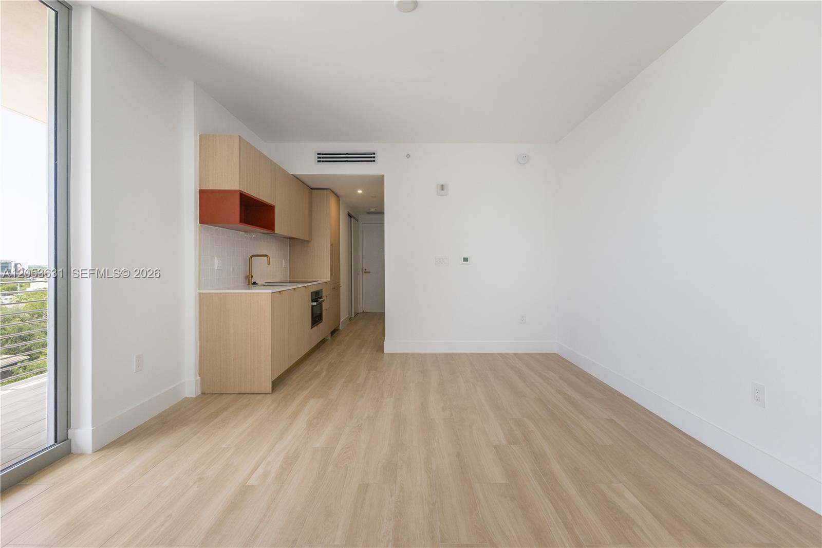 90 NE 32nd ST # 815