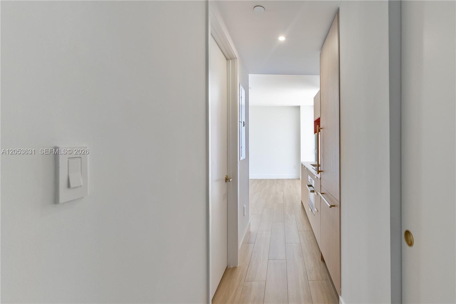 90 NE 32nd ST # 815