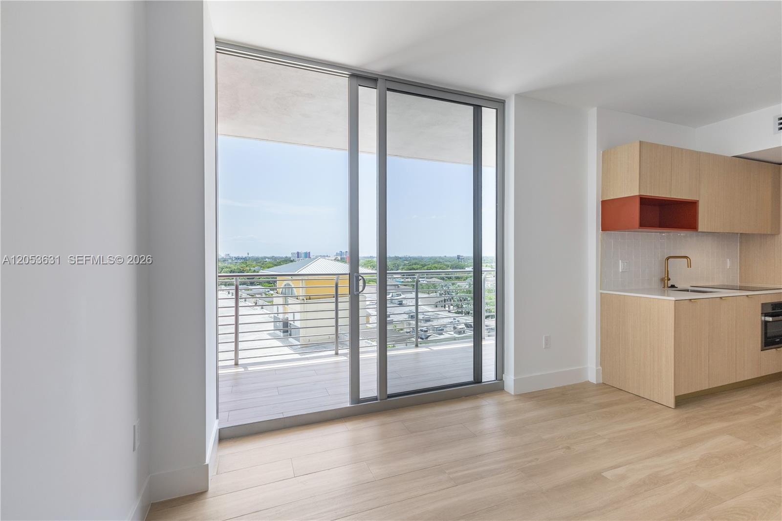 90 NE 32nd ST # 815