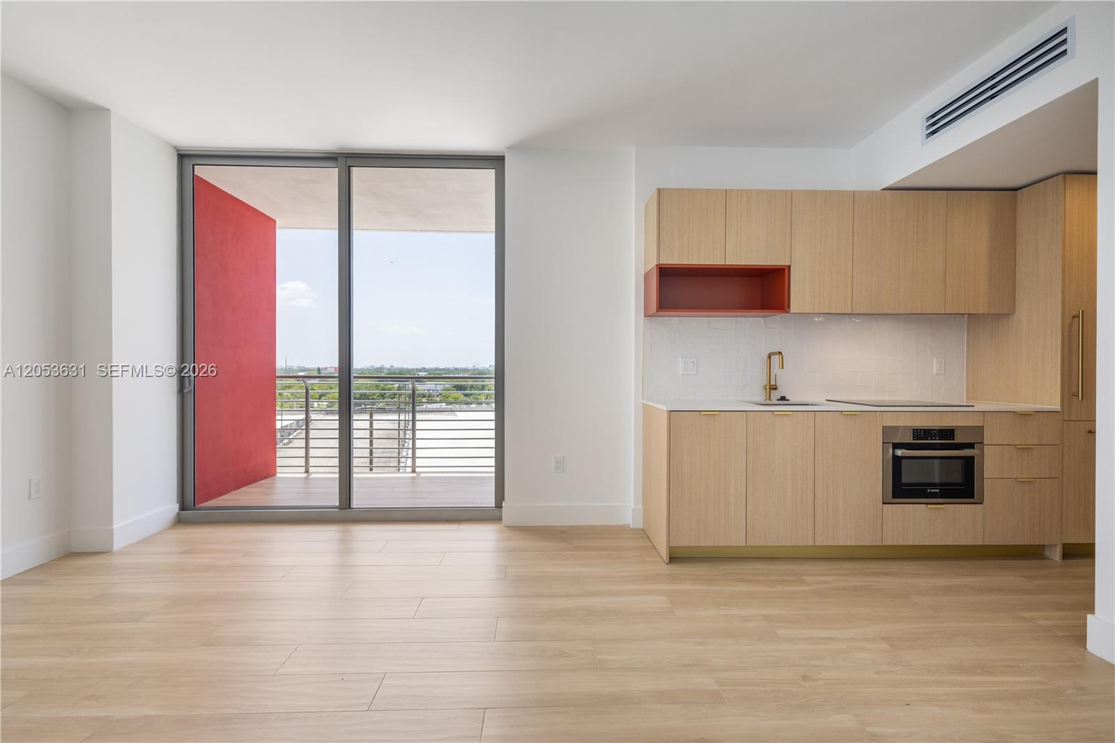 90 NE 32nd ST # 815