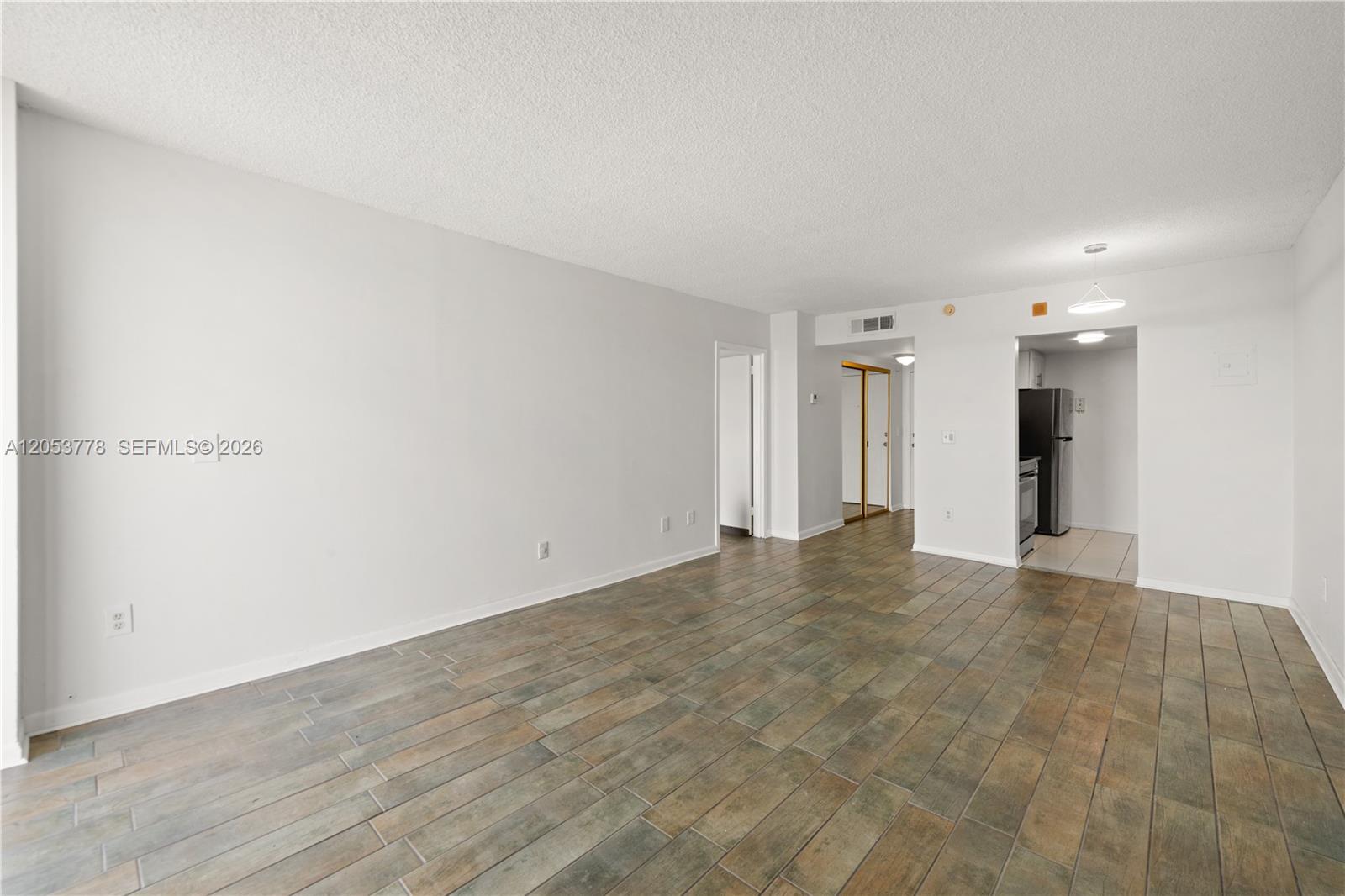 2350 NE 135th St # 812