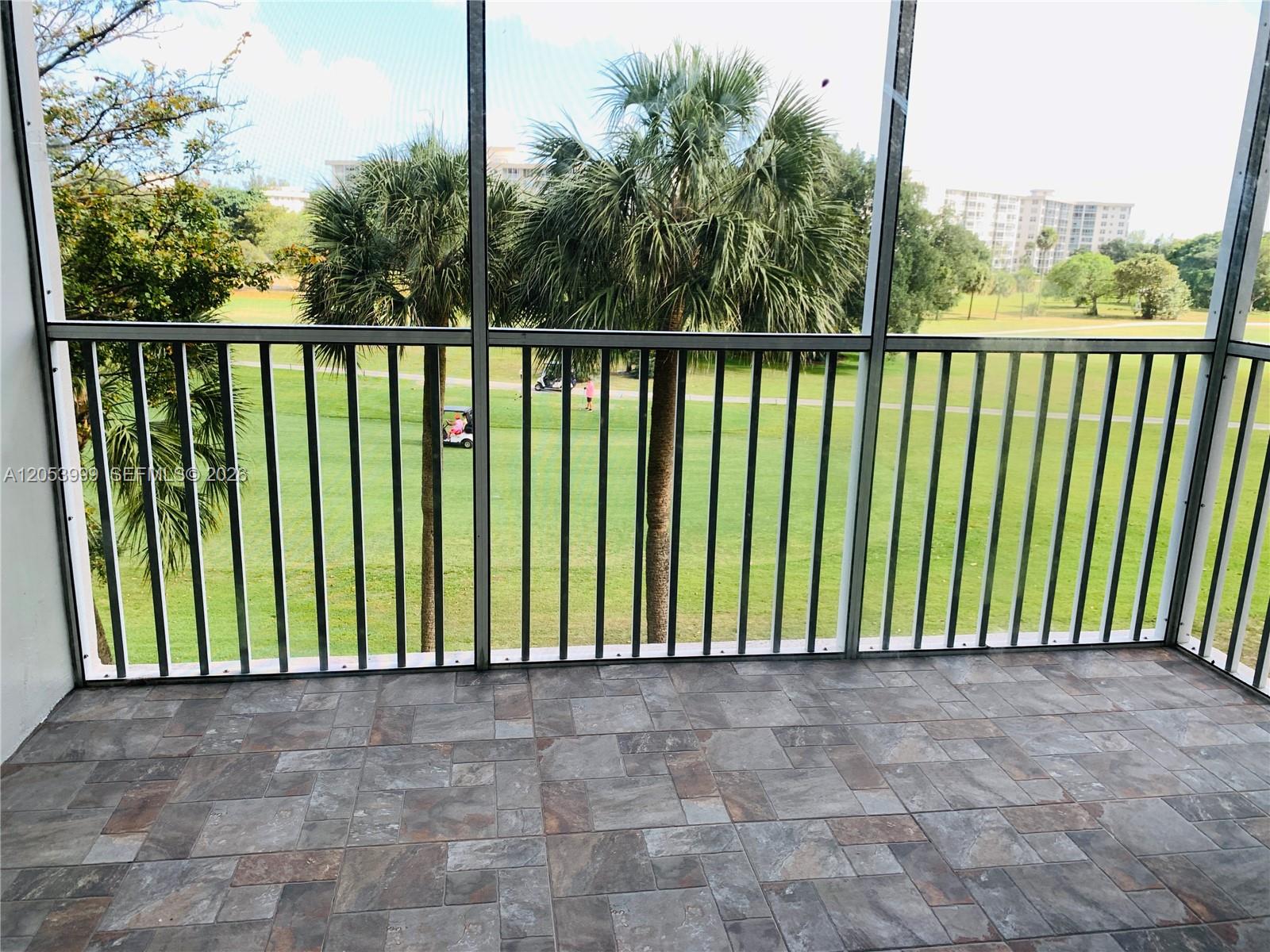 2850 N Palm Aire Dr # 404
