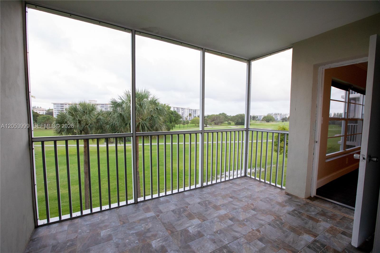 2850 N Palm Aire Dr # 404