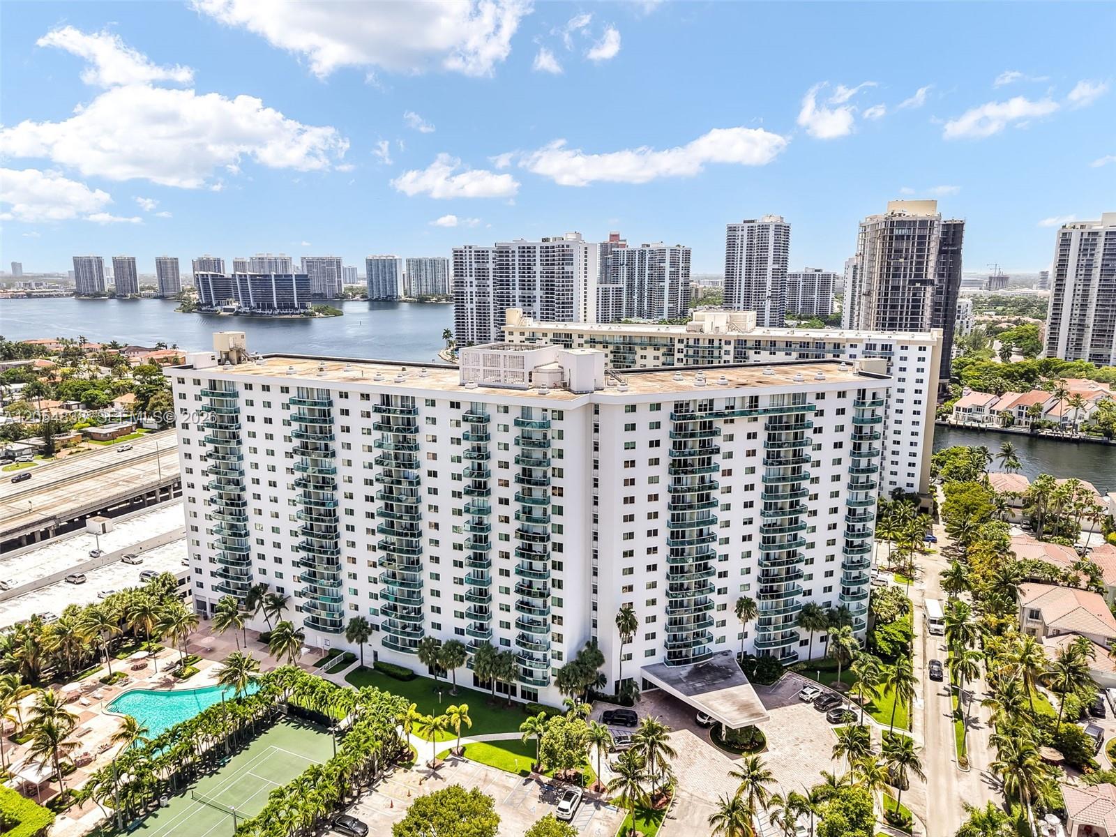 19380 Collins Ave # 1423