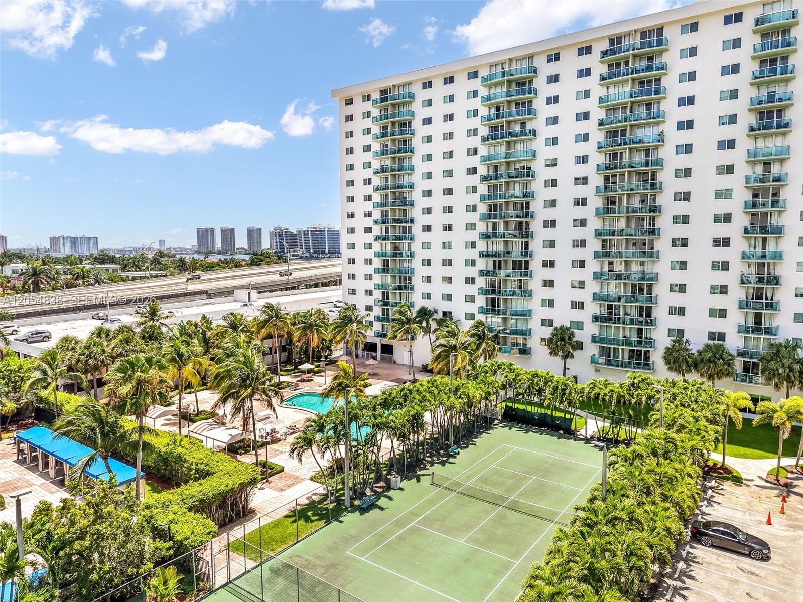 19380 Collins Ave # 1423