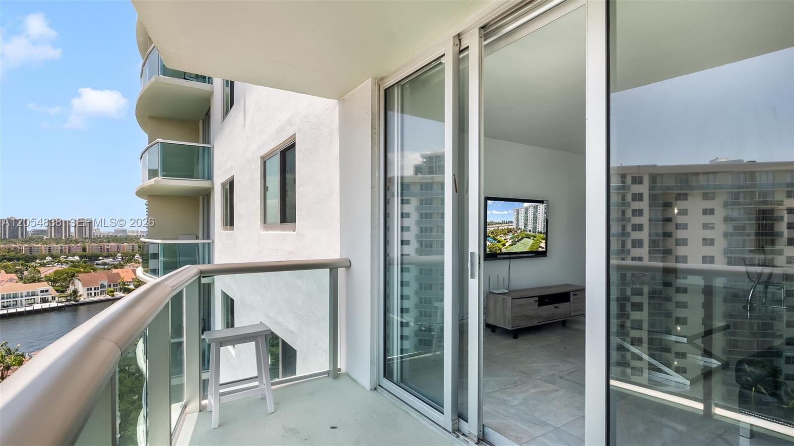 19380 Collins Ave # 1423