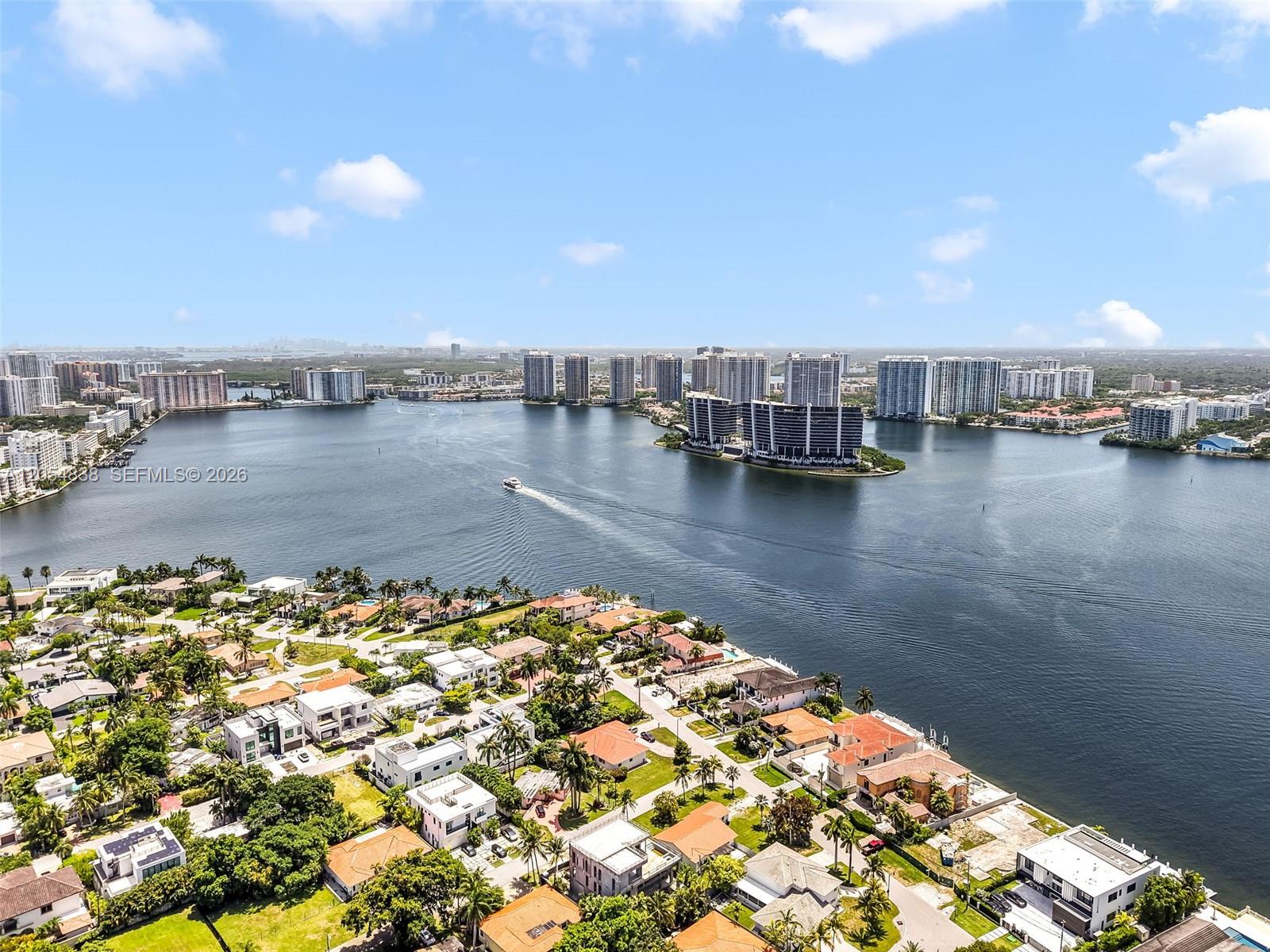 19380 Collins Ave # 1423