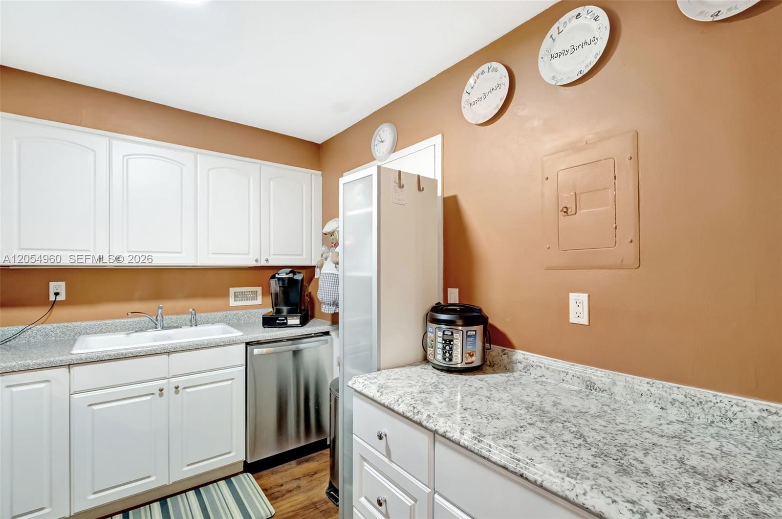 10101 E Bay Harbor Dr # 502