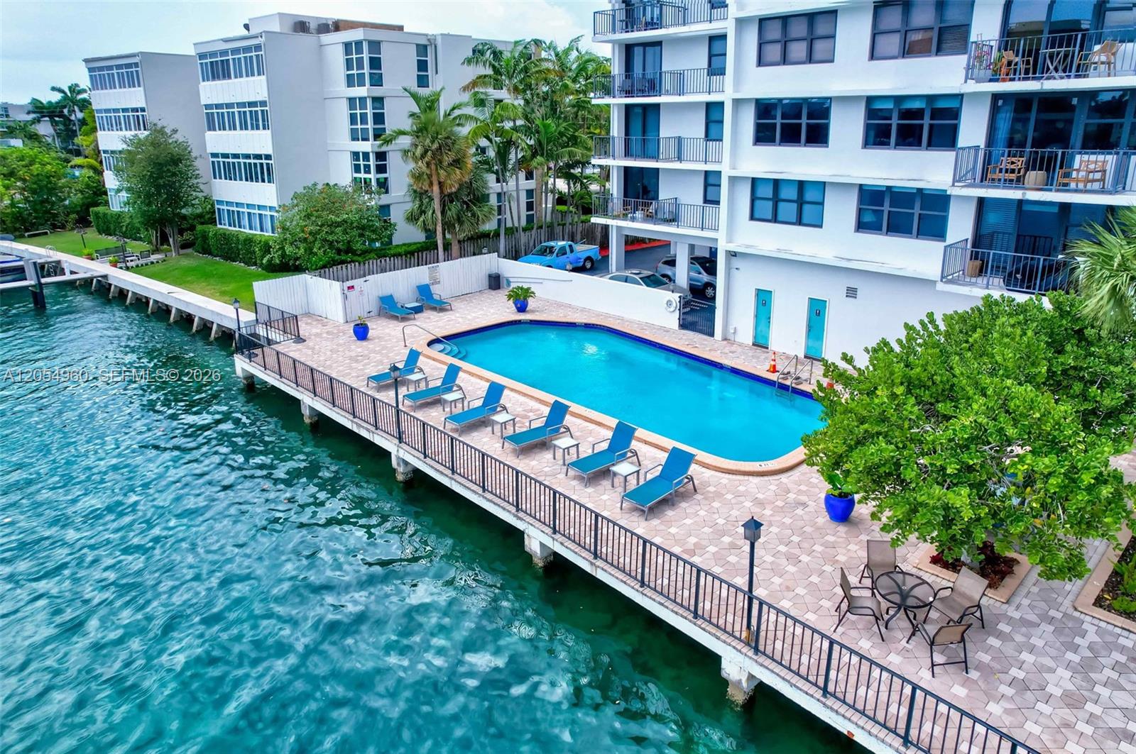 10101 E Bay Harbor Dr # 502