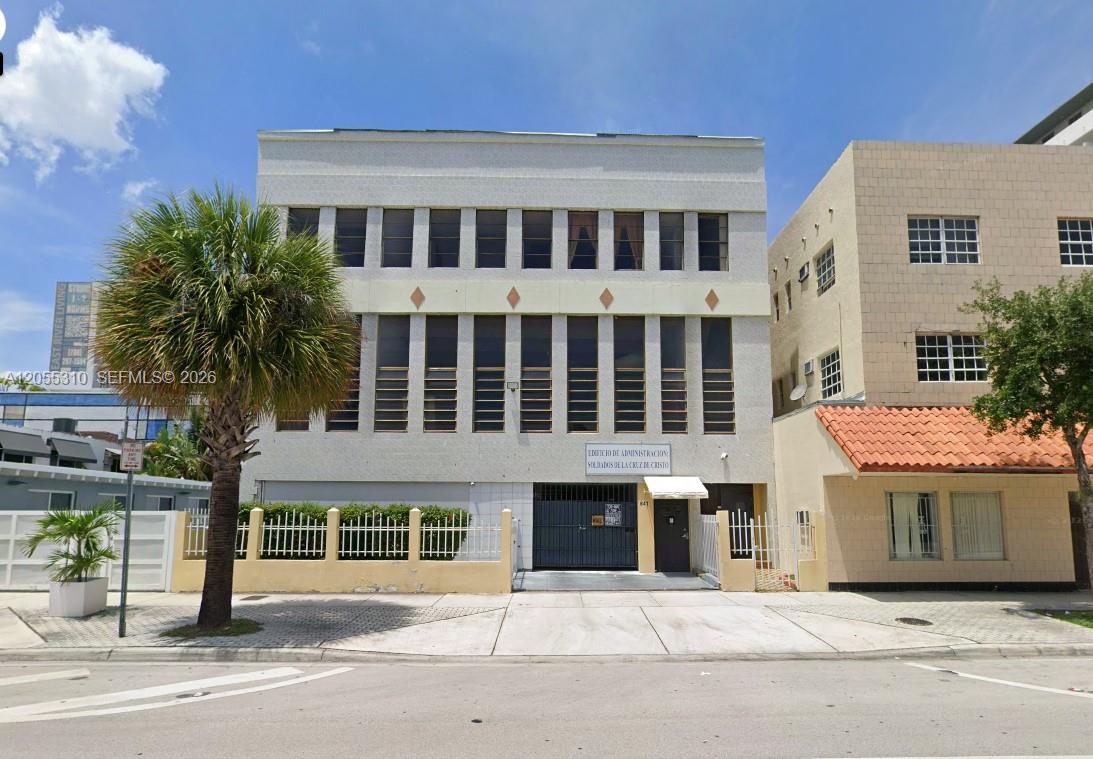 641 W Flagler St