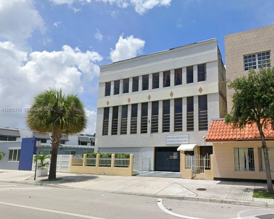 641 W Flagler St